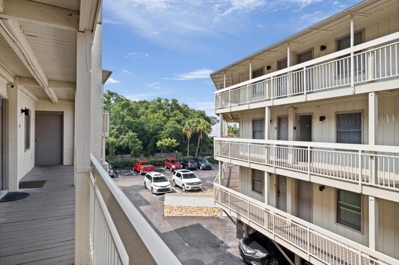 The Breakers #220 Beach Condo, Beautiful Ocean View At Coligny Beach, 4 N Forest Beach Drive Hilton Head, Walk To All Shops Restaurants, Renovated Jan 2024, Vacation Rental Hhi Llc Hilton Head Island Exteriör bild