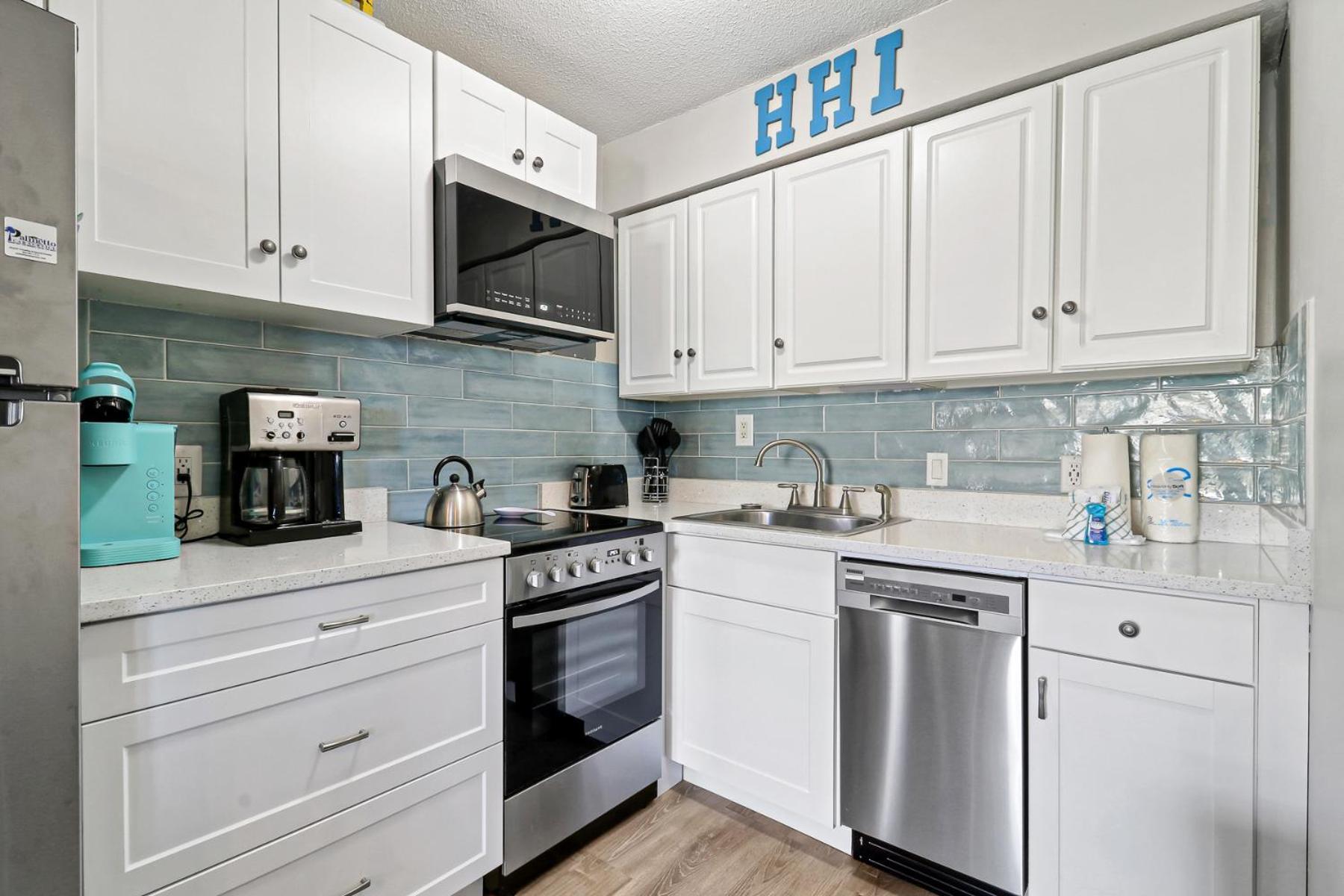 The Breakers #220 Beach Condo, Beautiful Ocean View At Coligny Beach, 4 N Forest Beach Drive Hilton Head, Walk To All Shops Restaurants, Renovated Jan 2024, Vacation Rental Hhi Llc Hilton Head Island Exteriör bild